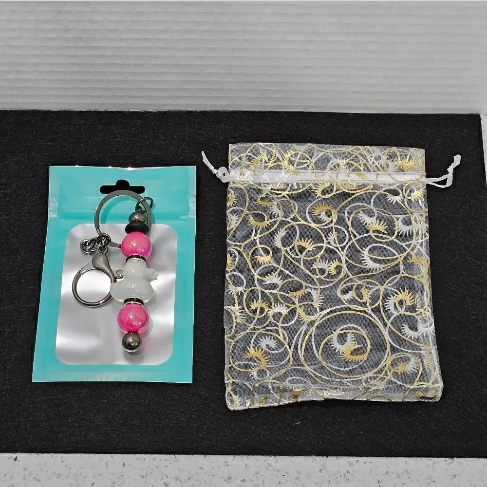 🦆🦆DUCK keychian in white and pink. - Picture 3 of 3